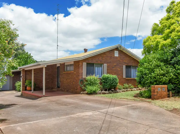 1 Behland Street, Kearneys Spring QLD 4350