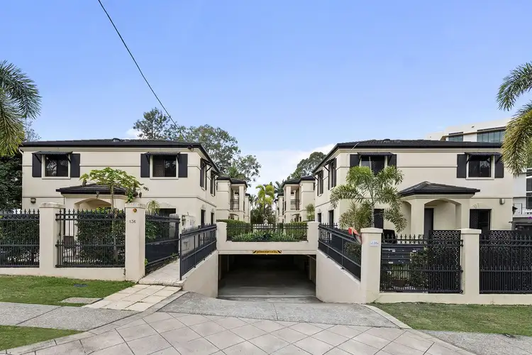 6/136 Central Avenue, Indooroopilly QLD 4068