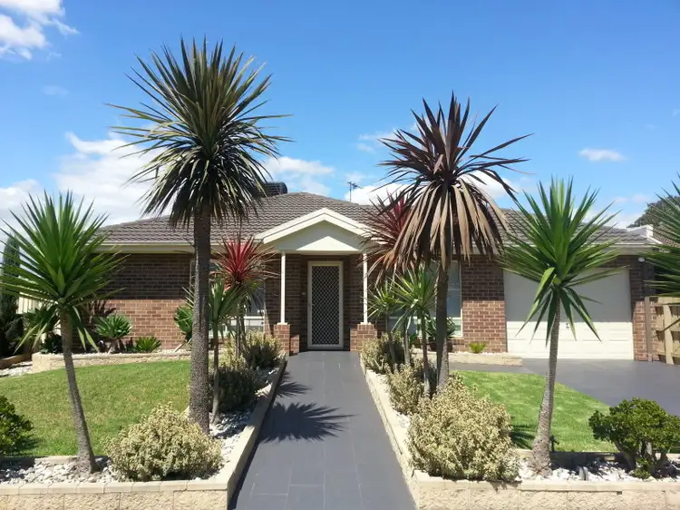 44 Hinkler Drive, Mill Park VIC 3082
