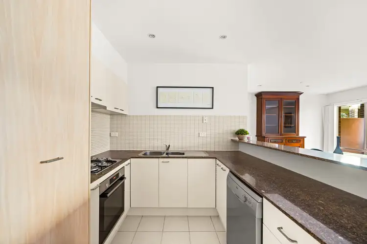 Fourth view of Homely apartment listing, 6/60 Harp Road, Kew VIC 3101