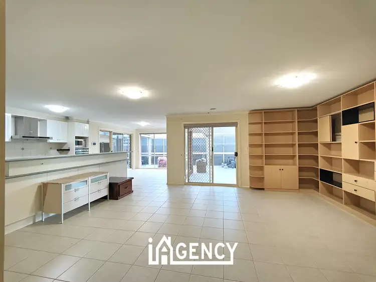 Fifth view of Homely house listing, 10 Lilac Crescent, Berwick VIC 3806