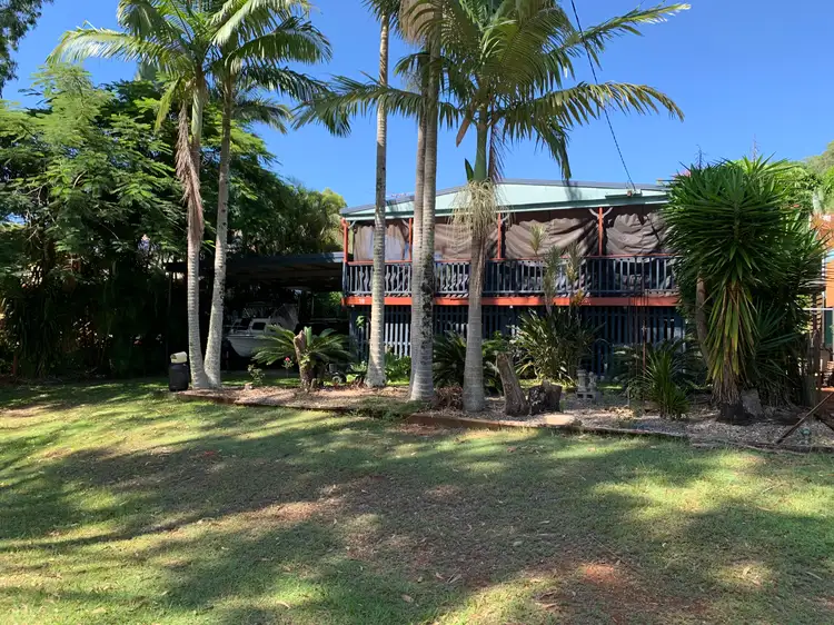 16 Noyes Parade, Karragarra Island QLD 4184
