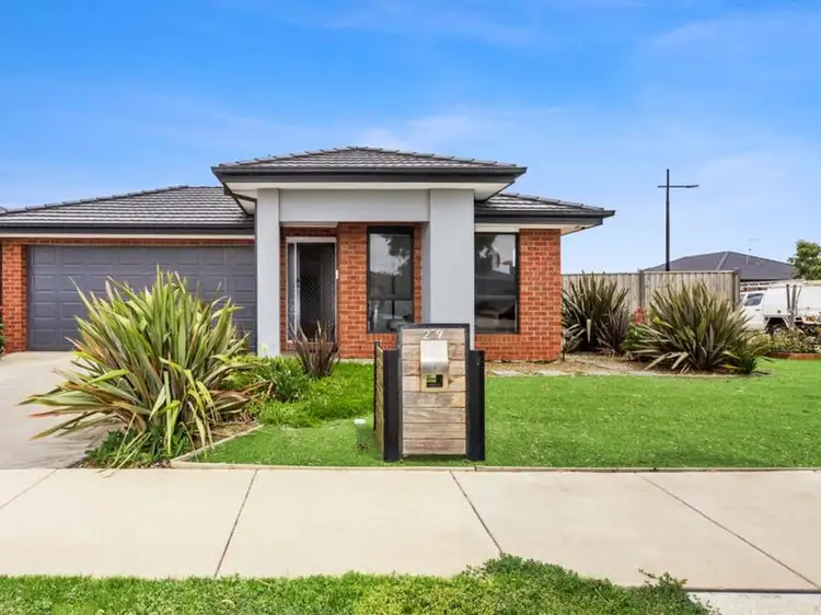 219 Warralily Boulevard, Armstrong Creek VIC 3217