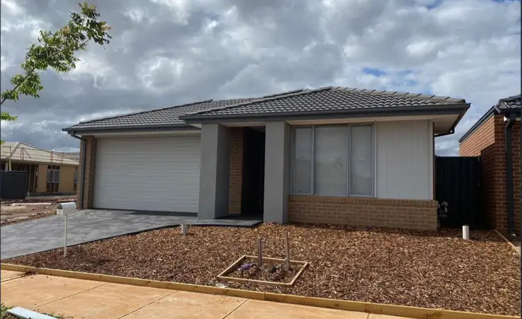 7 Brasilia Street, Melton South VIC 3338