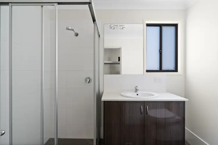 Fifth view of Homely semi-detached listing, 1/6 Kershaw Close, Cranley QLD 4350