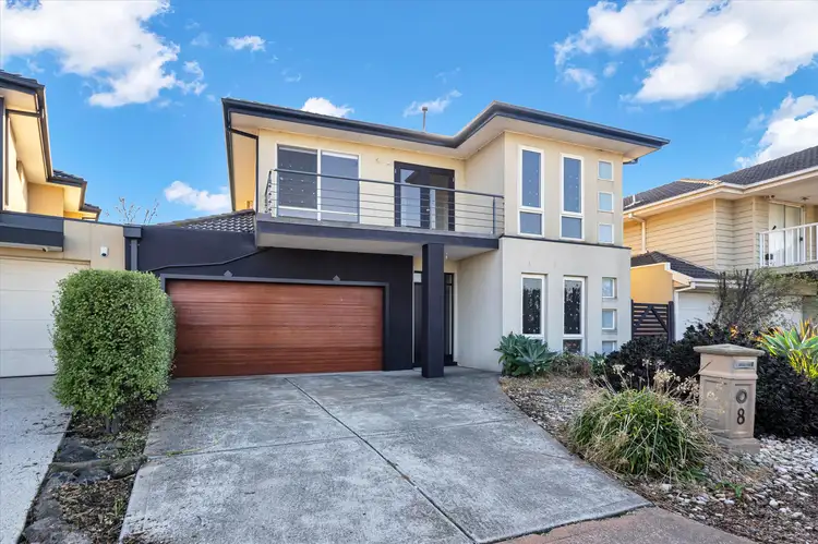 8 EAGLEVIEW PLACE