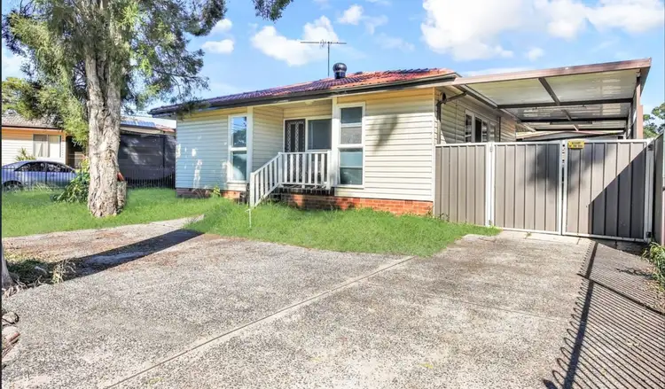 30 Manila Road, Lethbridge Park NSW 2770