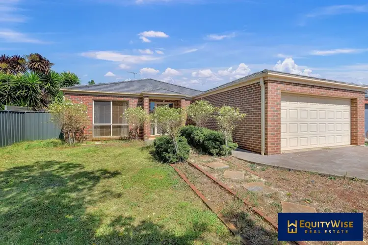 10 Maclarens Close, Manor Lakes VIC 3024