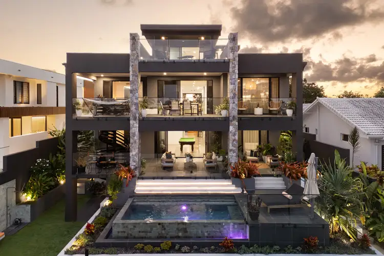163 Campbell Street, Sorrento QLD 4217