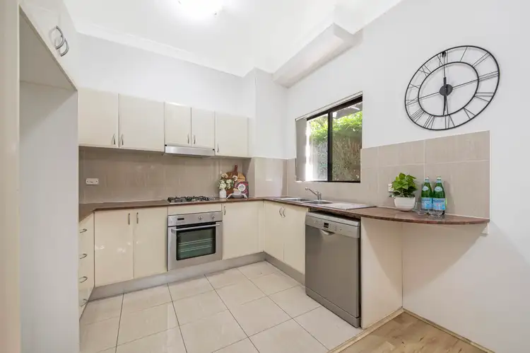 Fourth view of Homely apartment listing, 2/6-8 College Crescent, Hornsby NSW 2077