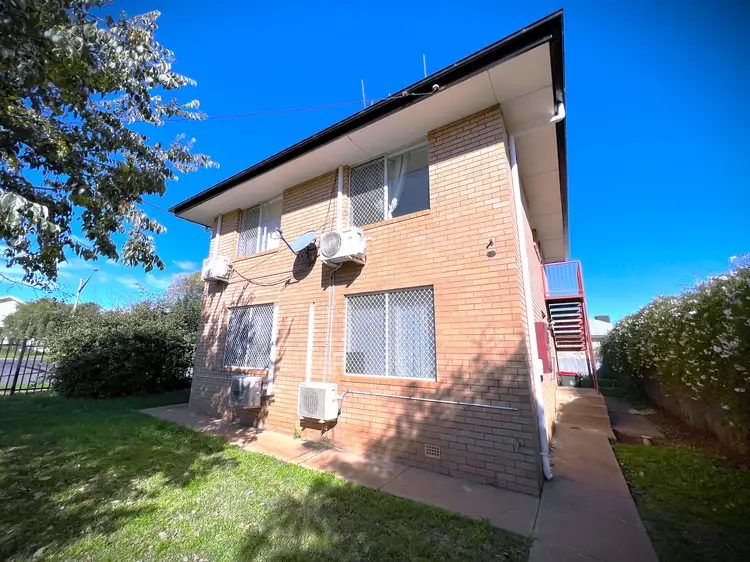 Main view of Homely unit listing, 2/85 Maughan Street, Wellington NSW 2820