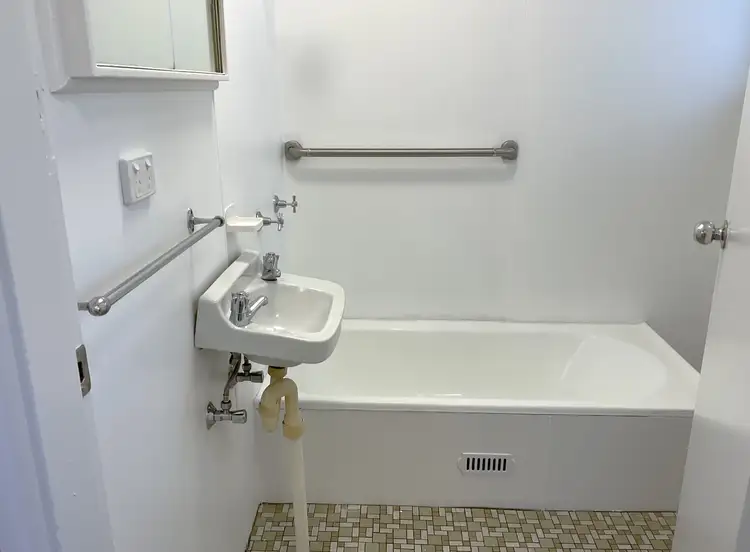 Fifth view of Homely unit listing, 2/85 Maughan Street, Wellington NSW 2820