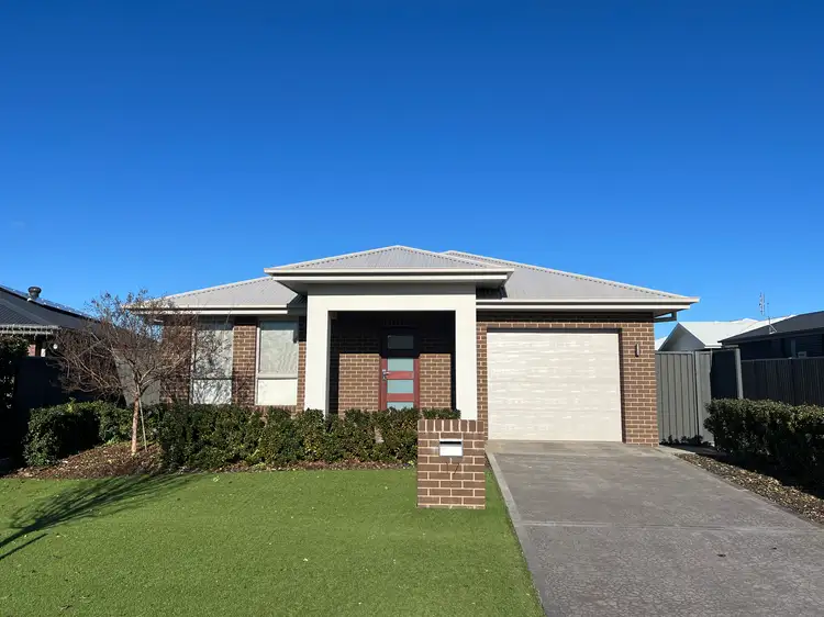 17 Bradford Circuit, Dubbo NSW 2830