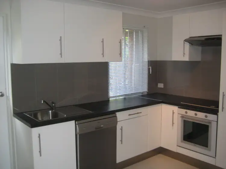 1/12 Barton Avenue, Southport QLD 4215
