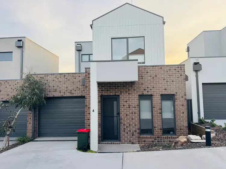 4 Vine Circuit, Lynbrook VIC 3975