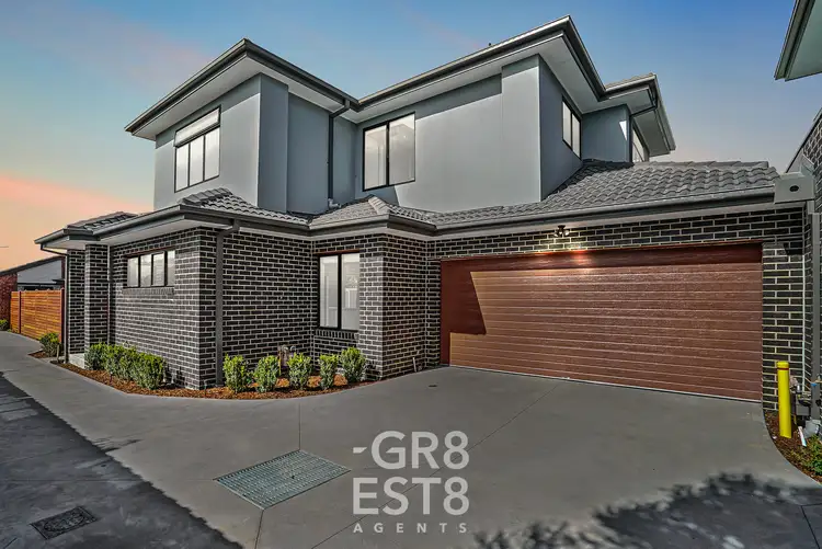 Main view of Homely house listing, 2/25 Navarre Drive, Cranbourne West VIC 3977