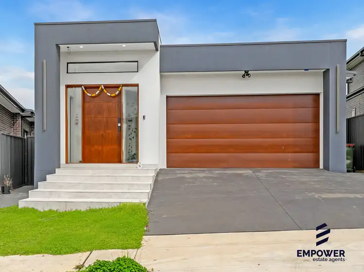 8 Meeson Street, Claymore NSW 2559