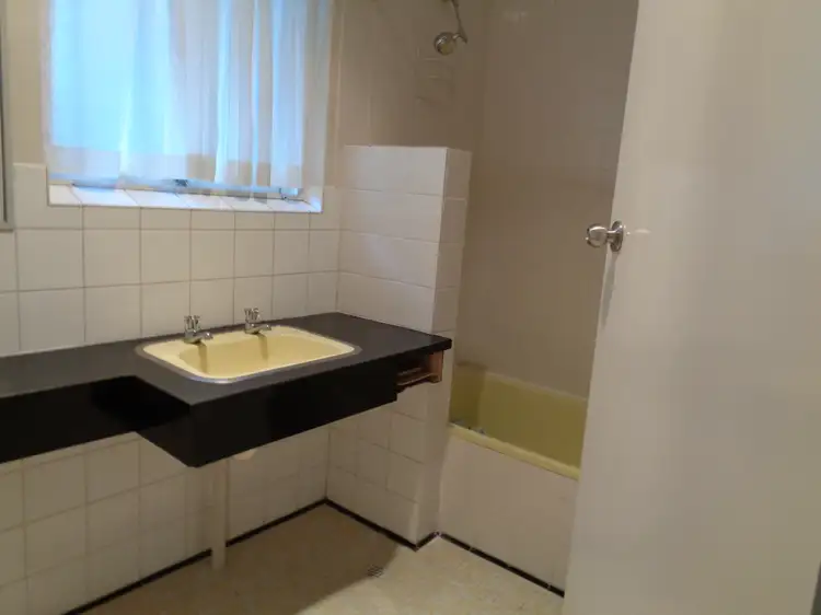 Fifth view of Homely unit listing, 4/1 QUEENS AVENUE, Mount Gambier SA 5290