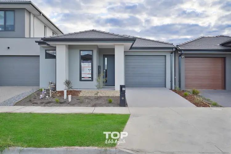 89 Fairground Promenade, Berwick VIC 3806