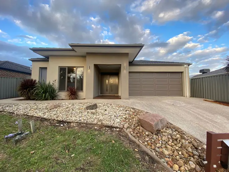 23 Stately Drive, Cranbourne East VIC 3977