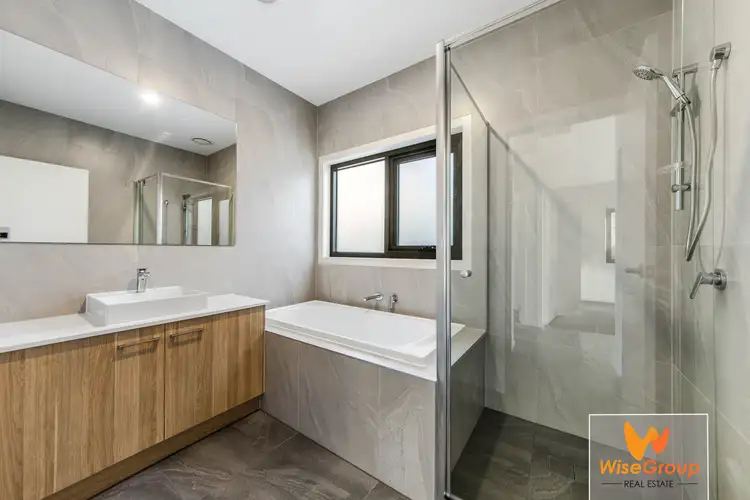 18 Mare Close, Cranbourne East VIC 3977