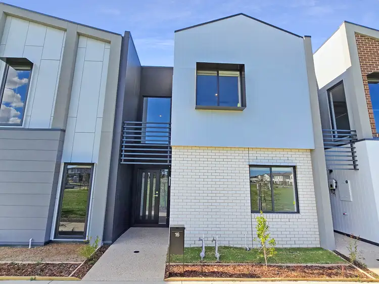 16 Wayfarer Walk, Mount Duneed VIC 3217