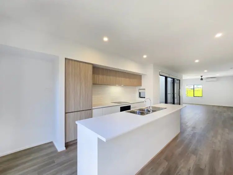 16 Wayfarer Walk, Mount Duneed VIC 3217