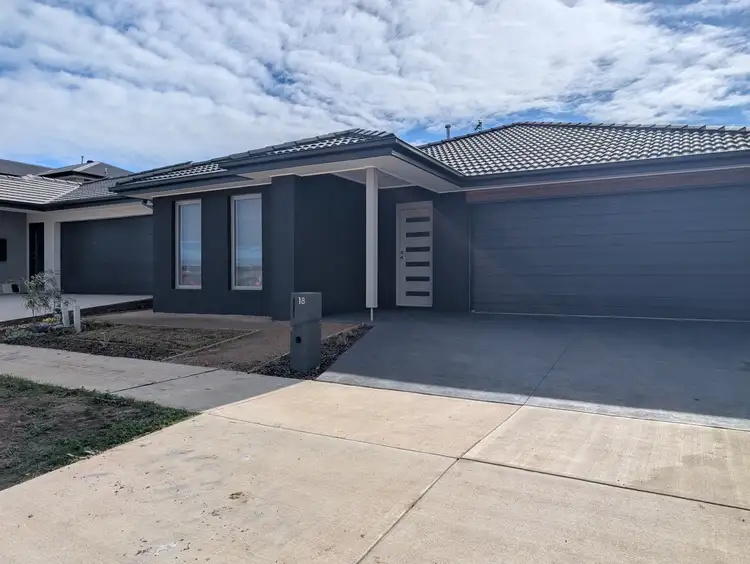 18 Singleton Circuit, Armstrong Creek VIC 3217