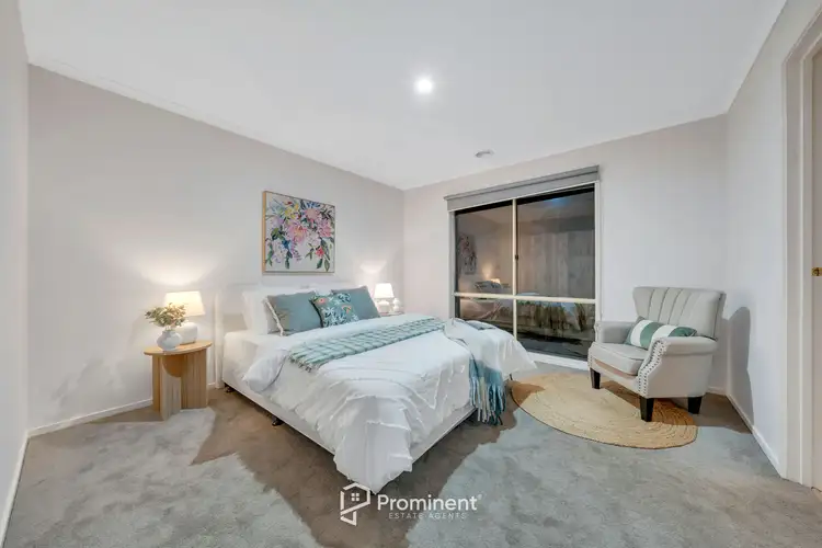 Fifth view of Homely house listing, 2 Gillian Place, Pakenham VIC 3810