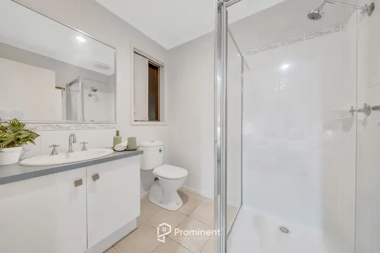 Sixth view of Homely house listing, 2 Gillian Place, Pakenham VIC 3810