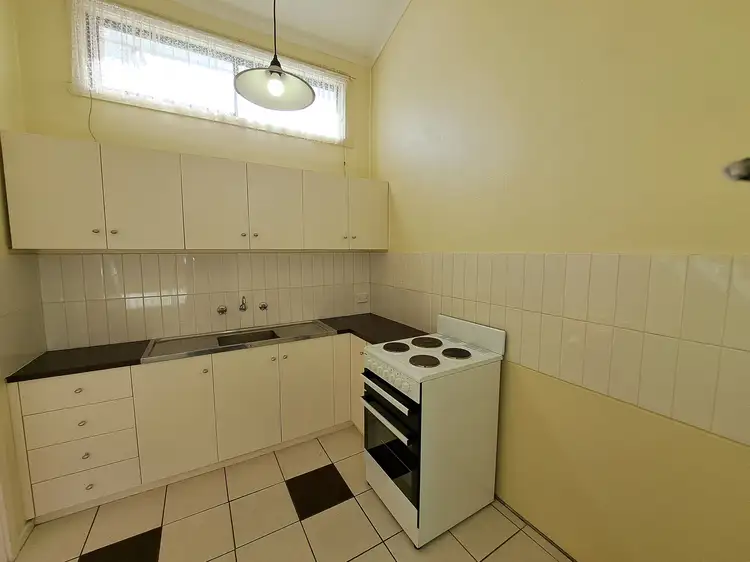 Fifth view of Homely unit listing, 2/610 Prune  St, Lavington NSW 2641