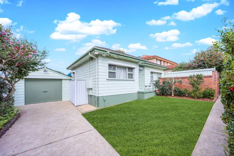 6 Aubrey Street, Ingleburn NSW 2565