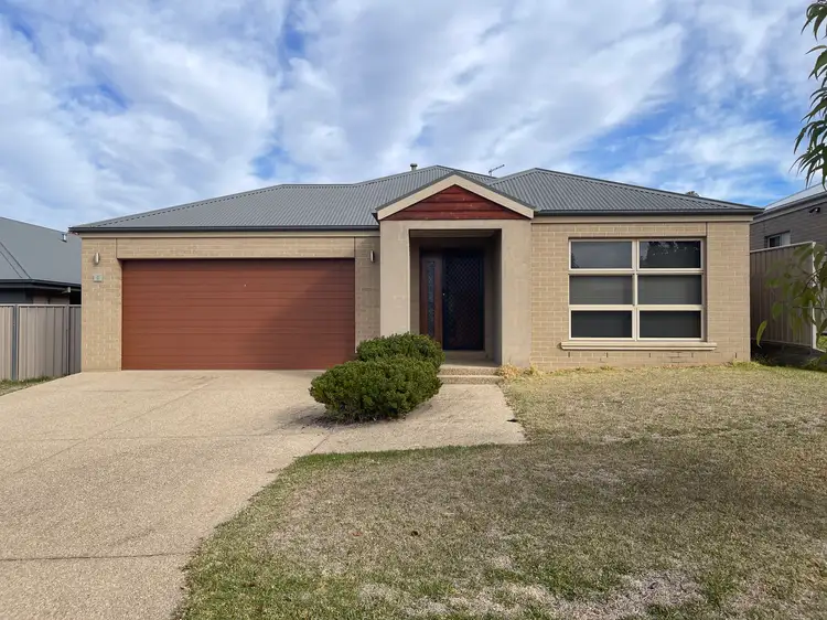11 Lawson Circuit, Lavington NSW 2641
