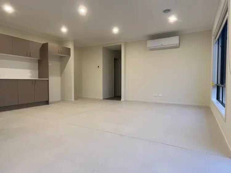 Fifth view of Homely house listing, 16 Tungsten Drive, Kalkallo VIC 3064