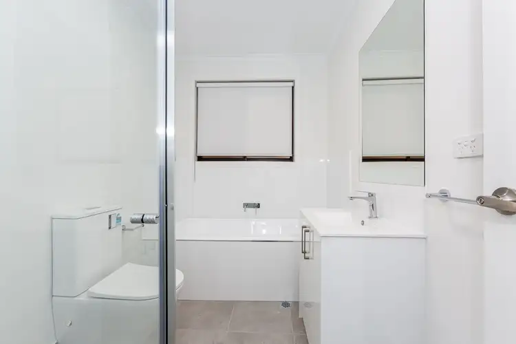 5/415-419 Griffith Road, Lavington NSW 2641