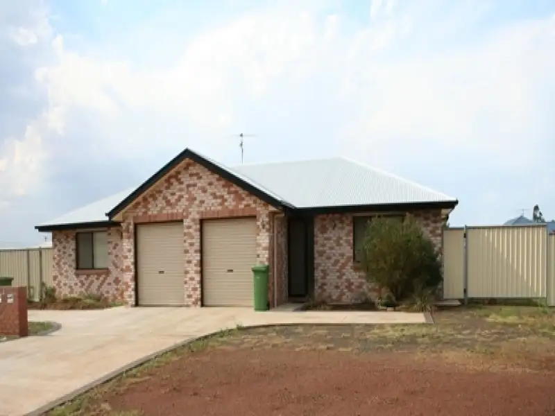 Main view of Homely unit listing, 2/2 Lynne Court, Oakey QLD 4401