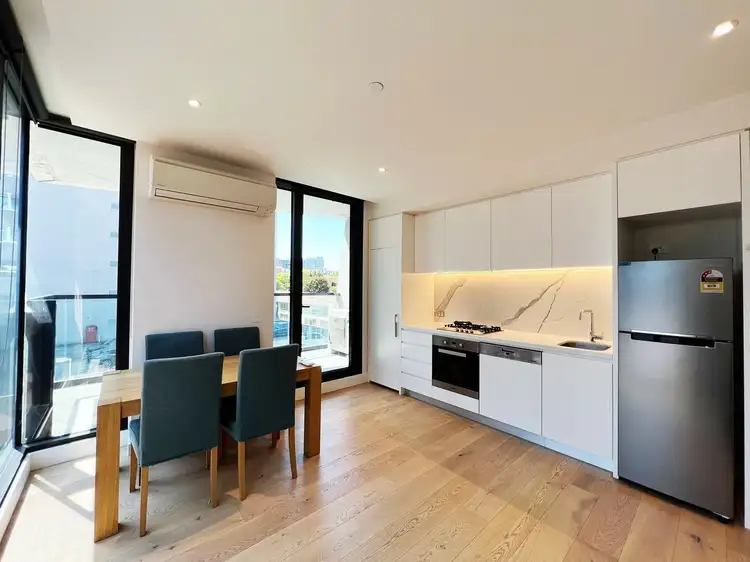 213/77 Queens Road, Melbourne VIC 3000
