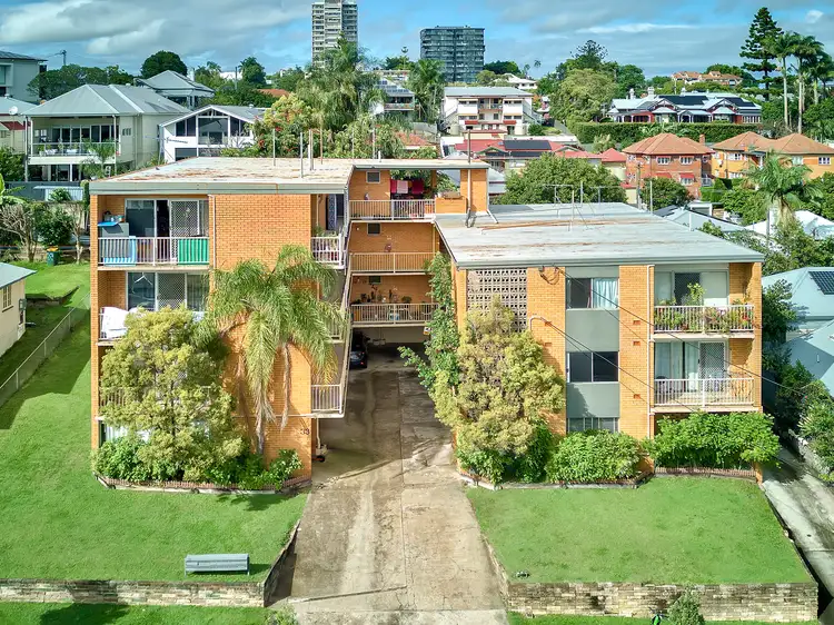 Main view of Homely block of units listing, 33-35 Sexton Street, Highgate Hill QLD 4101