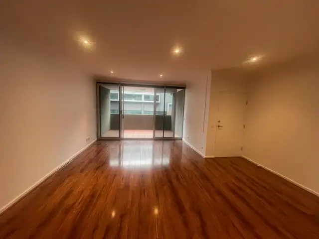 4/213 Buckley Street, Essendon VIC 3040