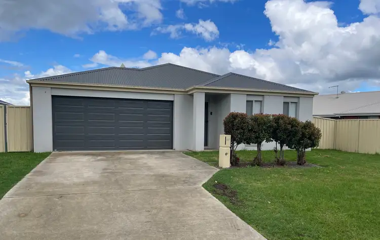 37 Royce Crescent, Lavington NSW 2641