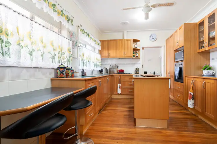 Fifth view of Homely house listing, 19 CUMMINGS STREET, Wodonga VIC 3690