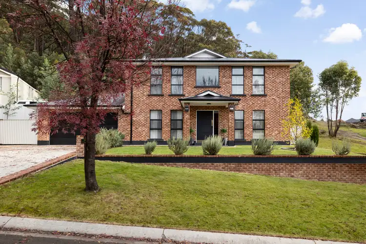 8 Bursaria Place, South Bowenfels NSW 2790