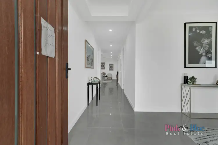 10 Dewberry Drive, Rockbank VIC 3335