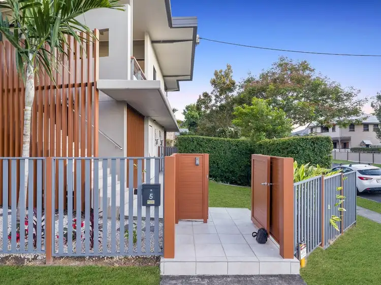 Main view of Homely apartment listing, 5/6 Sixth Avenue, Sandgate QLD 4017