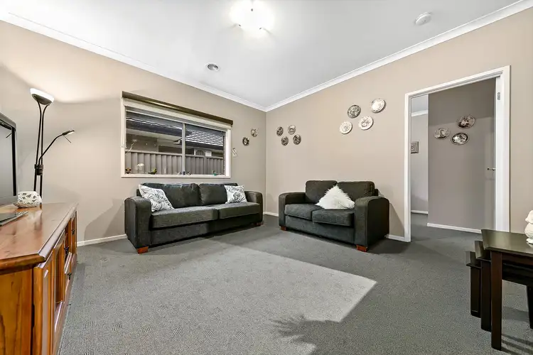 Second view of Homely house listing, 7 Ibis Close, Pakenham VIC 3810