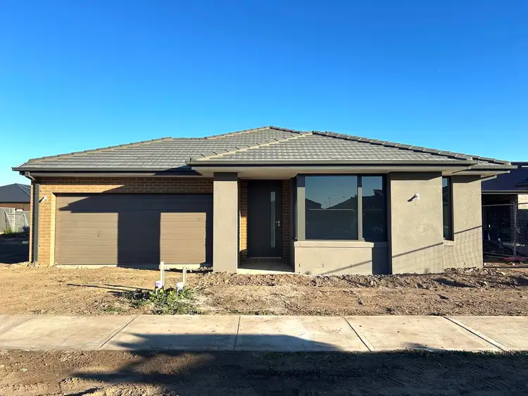 4 Sienna Crescent, Clyde VIC 3978