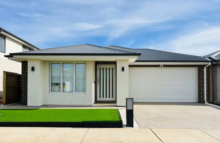 Main view of Homely house listing, 6 Nesting Way, Werribee VIC 3030