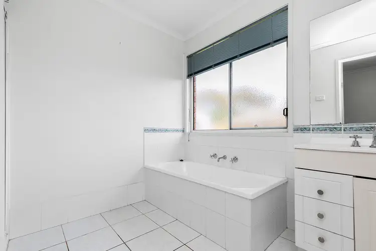 Sixth view of Homely house listing, 4 Shadi Court, Cranbourne West VIC 3977