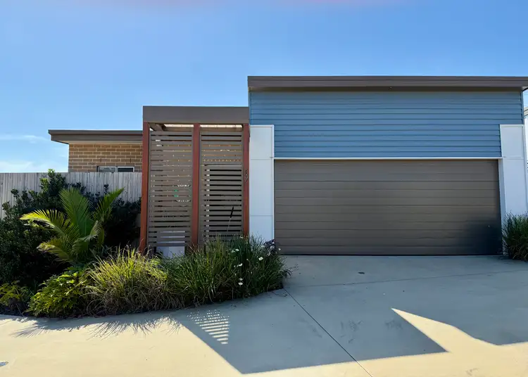 17/1 Links Court, Urraween QLD 4655