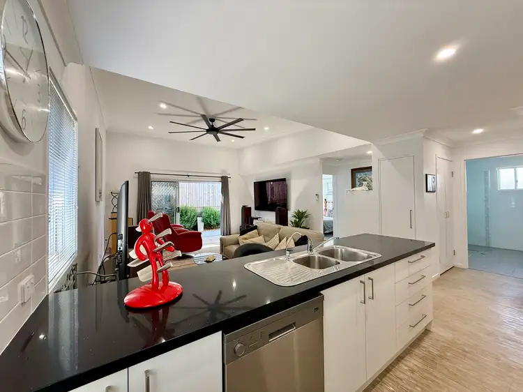 Sixth view of Homely unit listing, 17/1 Links Court, Urraween QLD 4655